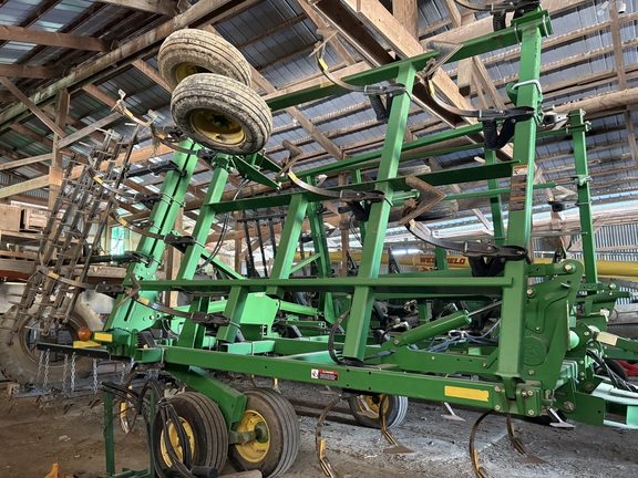 2008 John Deere 2210 LL Field Cultivator