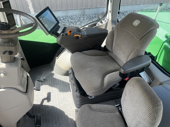 2015 John Deere 9520R Tractor 4WD