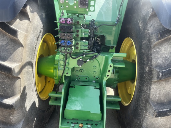 2015 John Deere 9520R Tractor 4WD