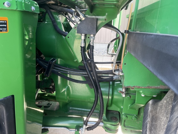 2015 John Deere 9520R Tractor 4WD