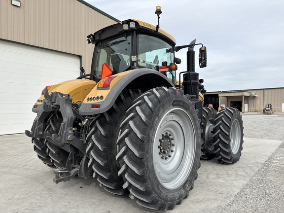 2019 Challenger 1042 Tractor