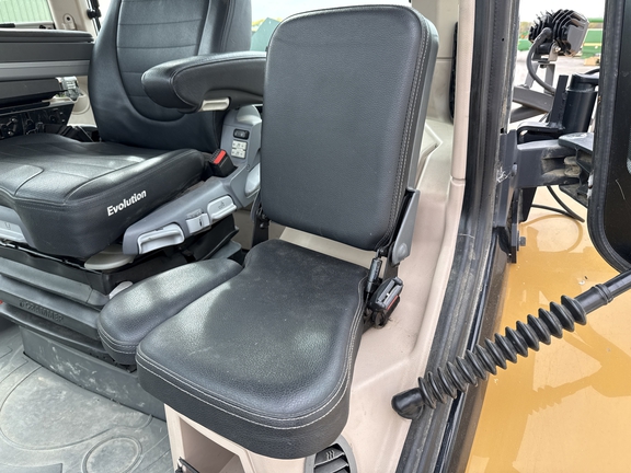 2019 Challenger 1042 Tractor