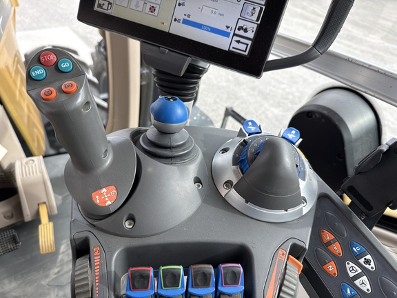 2019 Challenger 1042 Tractor