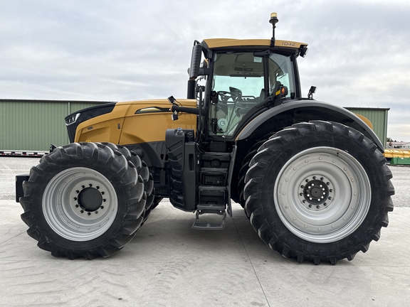 2019 Challenger 1042 Tractor