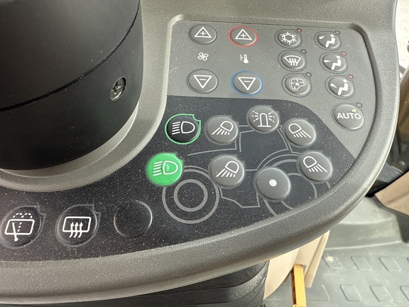 2019 Challenger 1042 Tractor