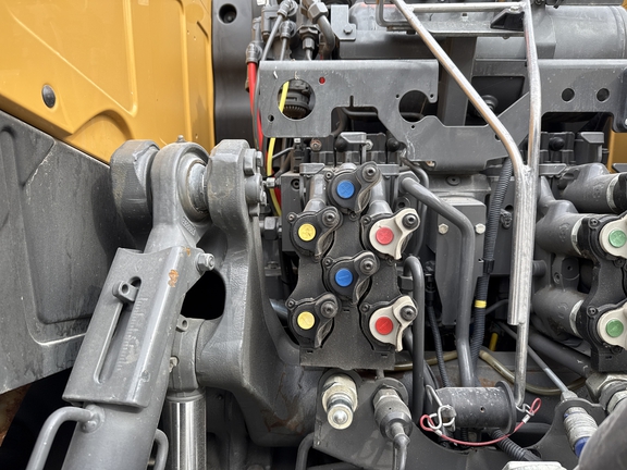 2019 Challenger 1042 Tractor