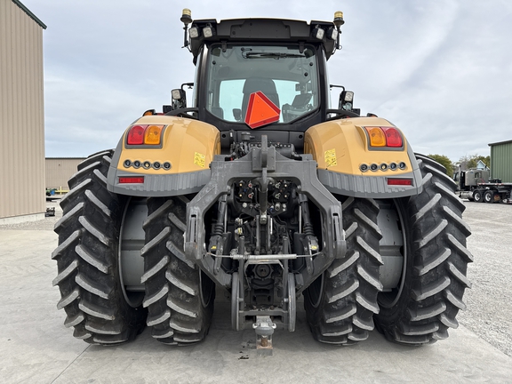 2019 Challenger 1042 Tractor