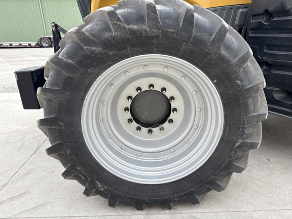 2019 Challenger 1042 Tractor