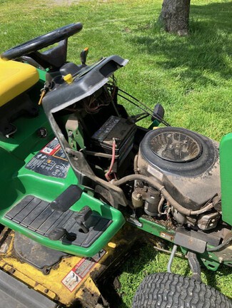2004 John Deere LX280 Garden Tractor