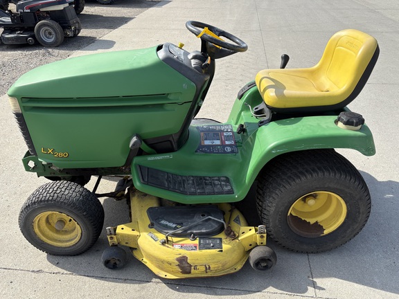 2004 John Deere LX280 Garden Tractor