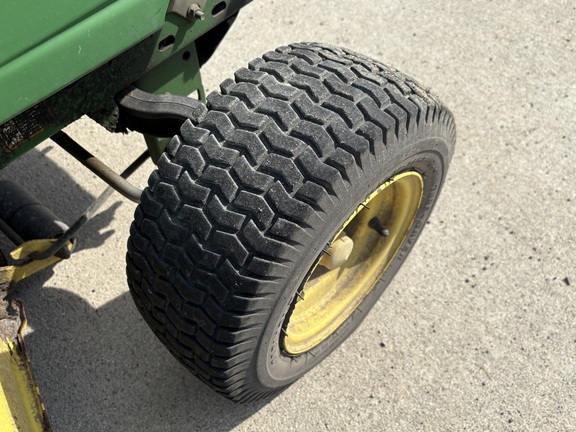 2004 John Deere LX280 Garden Tractor