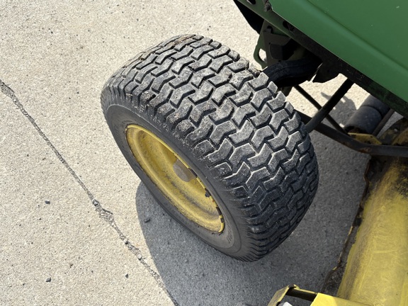 2004 John Deere LX280 Garden Tractor