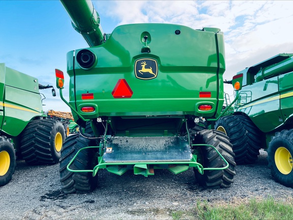 2024 John Deere S780 Combine