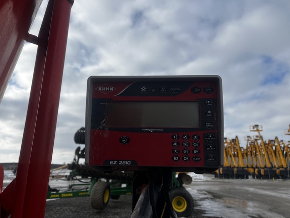 2020 Kuhn VT144 Grinder Mixer