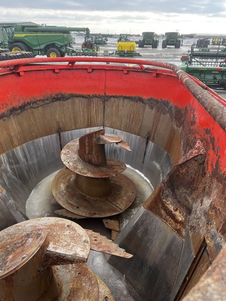 2020 Kuhn VT144 Grinder Mixer