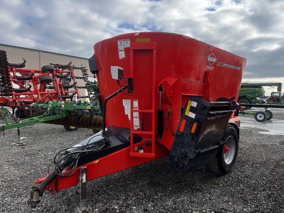 2020 Kuhn VT144 Grinder Mixer