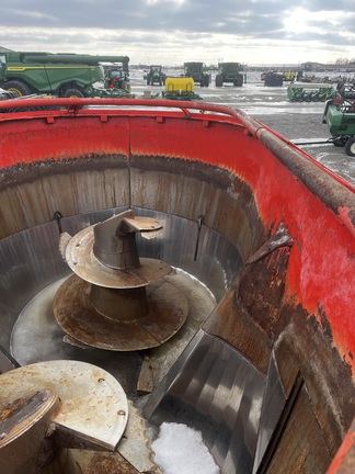 2020 Kuhn VT144 Grinder Mixer