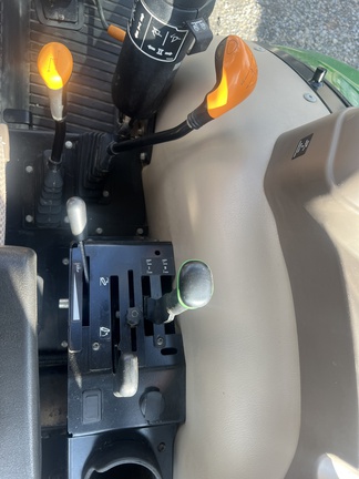 2018 John Deere 5075E Tractor