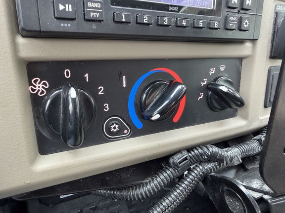 2024 John Deere XUV 835R ATV