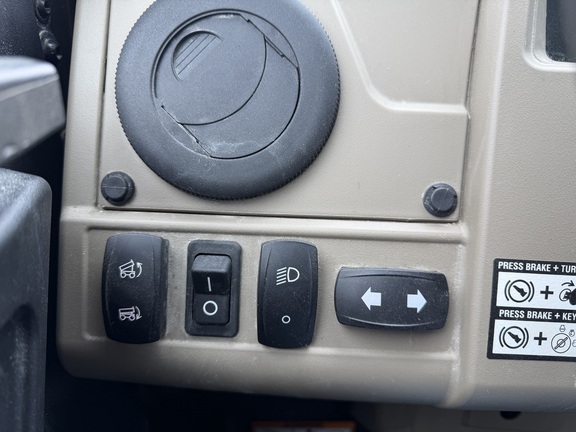 2024 John Deere XUV 835R ATV