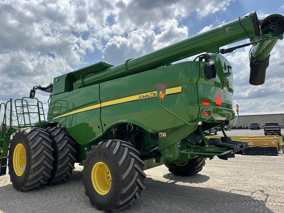2024 John Deere S780 Combine