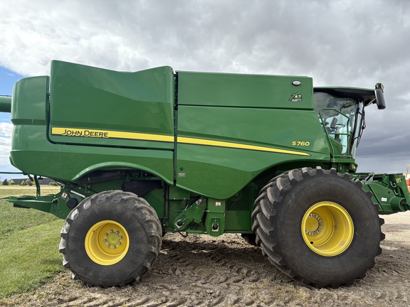 2022 John Deere S760 Combine