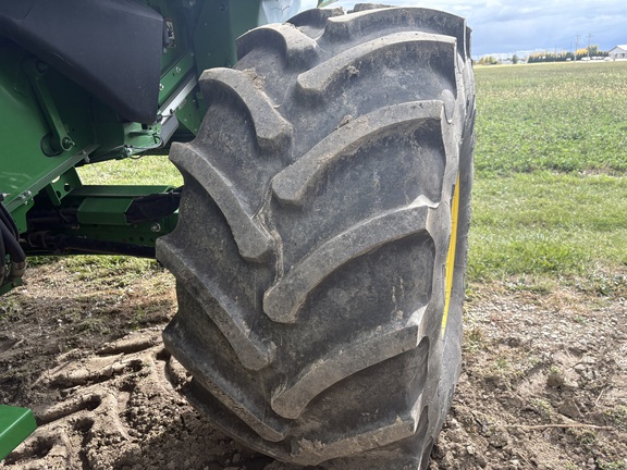 2022 John Deere S760 Combine