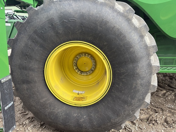 2022 John Deere S760 Combine