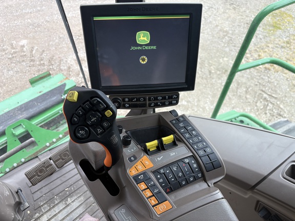 2022 John Deere S760 Combine