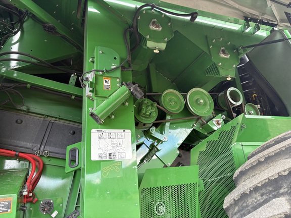 2022 John Deere S760 Combine