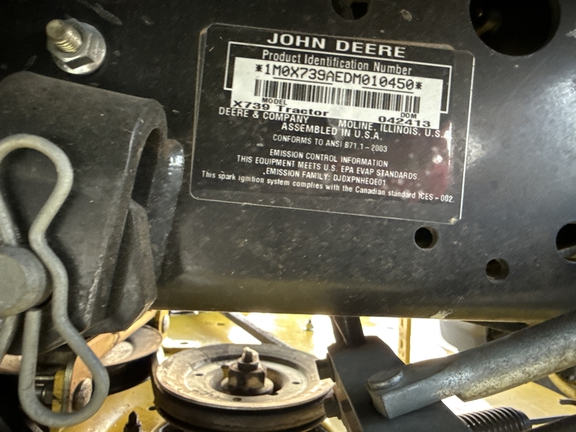 2013 John Deere X739 Garden Tractor