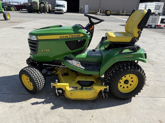 2013 John Deere X739 Garden Tractor