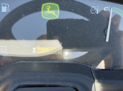 2013 John Deere X739 Garden Tractor