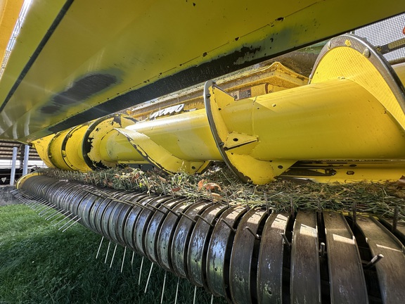 2022 John Deere 649 Header Forage