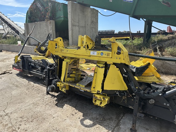 2022 John Deere 772 Header RowCrop