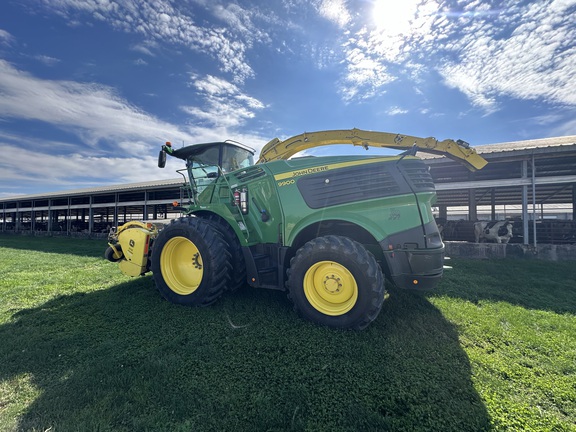 2022 John Deere 9900 Forage Harvester