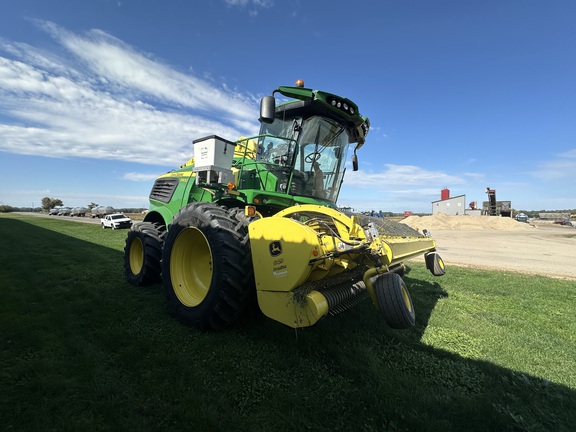 2022 John Deere 9900 Forage Harvester