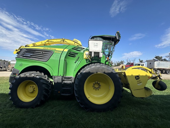 2022 John Deere 9900 Forage Harvester