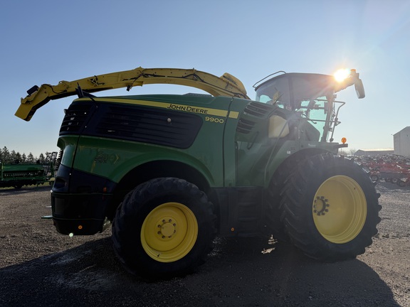 2022 John Deere 9900 Forage Harvester