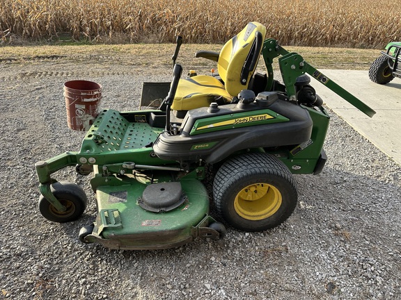 2019 John Deere Z950R Mower/Zero Turn