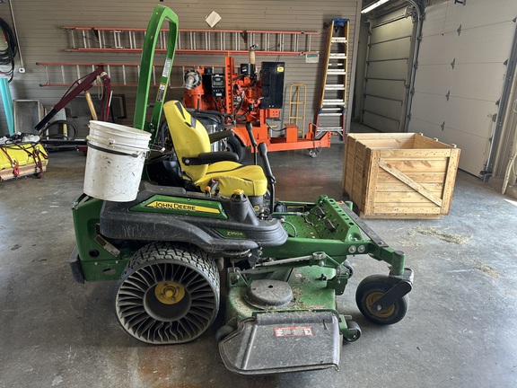 2021 John Deere Z950R Mower/Zero Turn