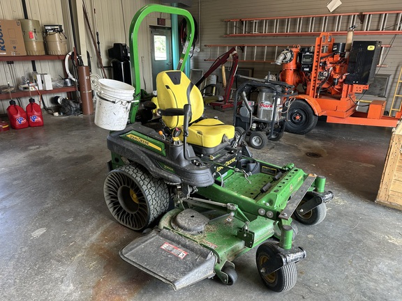 2021 John Deere Z950R Mower/Zero Turn