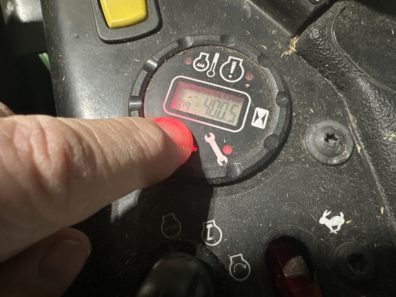 2023 John Deere Z920M Mower/Zero Turn