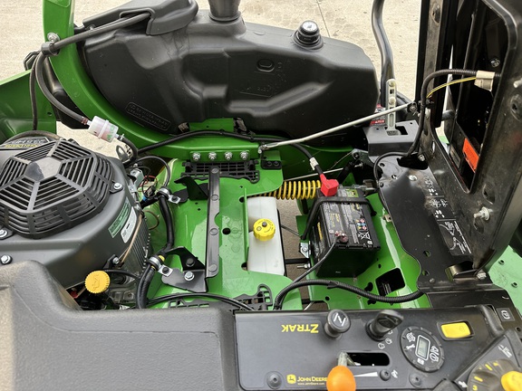 2023 John Deere Z920M Mower/Zero Turn