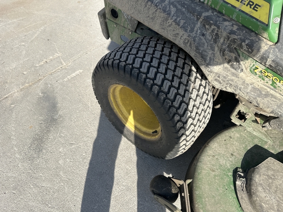2023 John Deere Z950R Mower/Zero Turn