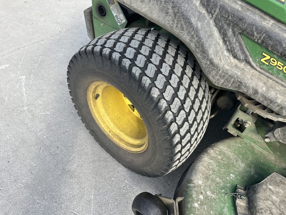2023 John Deere Z950R Mower/Zero Turn