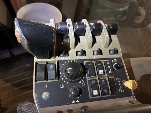 2011 Case IH Magnum 275 Tractor