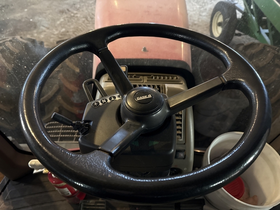 2011 Case IH Magnum 275 Tractor