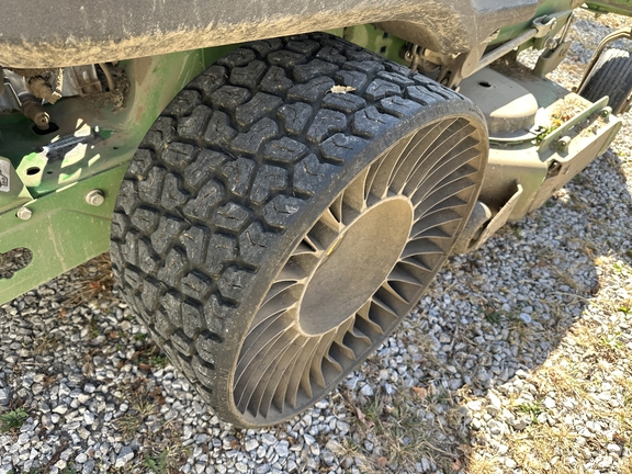 2022 John Deere Z930R Mower/Zero Turn
