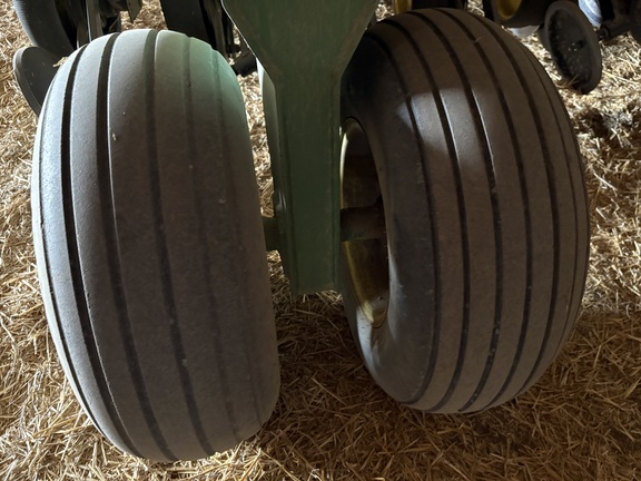 1998 John Deere 1900 Air Seeder